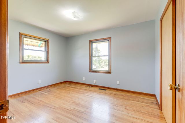 212 Hill Avenue, Surgoinsville, TN 37873