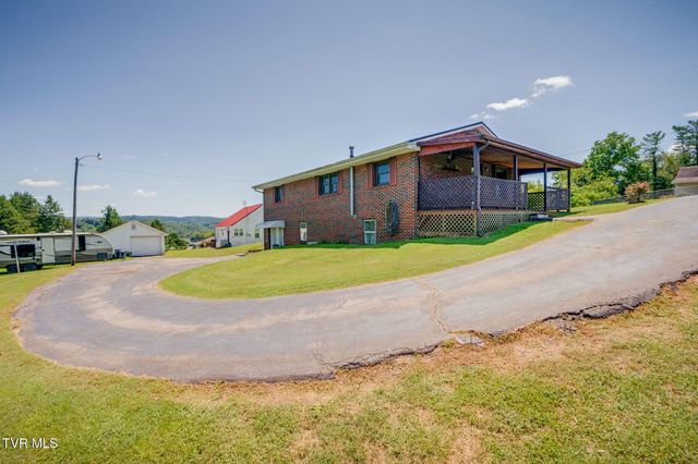 212 Hill Avenue, Surgoinsville, TN 37873