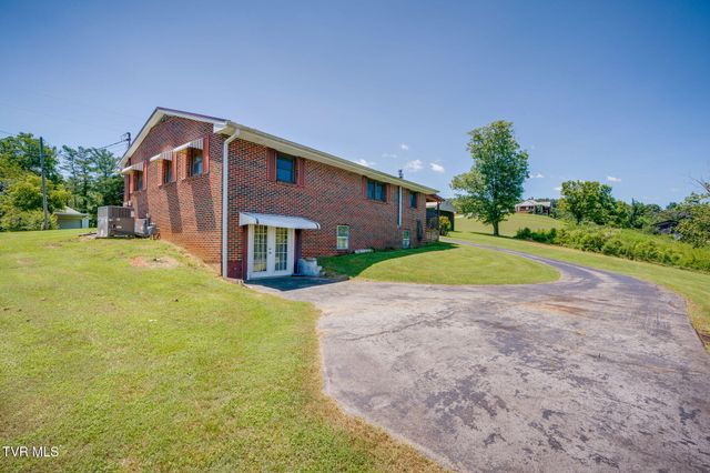 212 Hill Avenue, Surgoinsville, TN 37873