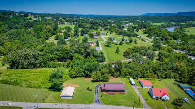 212 Hill Avenue, Surgoinsville, TN 37873