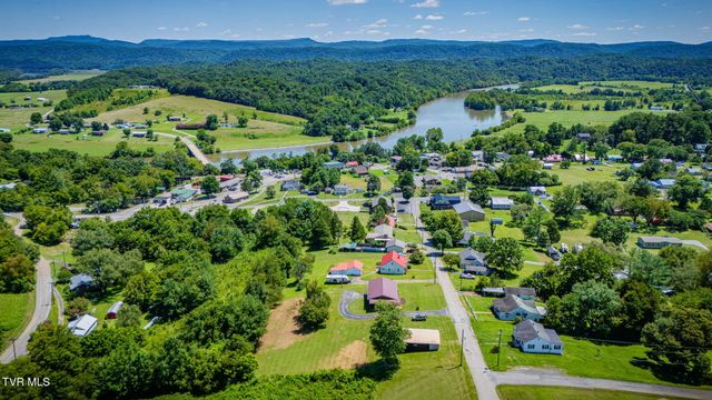 212 Hill Avenue, Surgoinsville, TN 37873