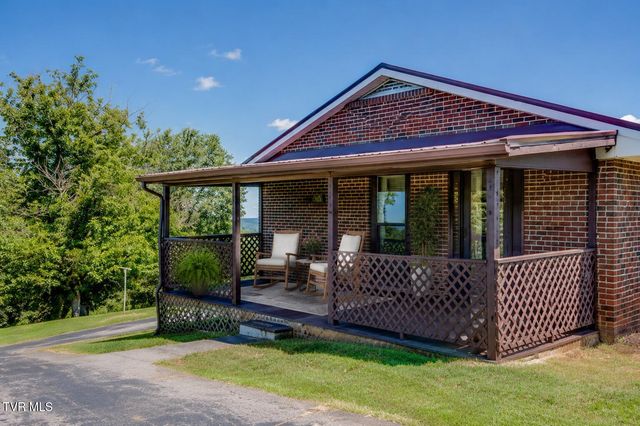 212 Hill Avenue, Surgoinsville, TN 37873