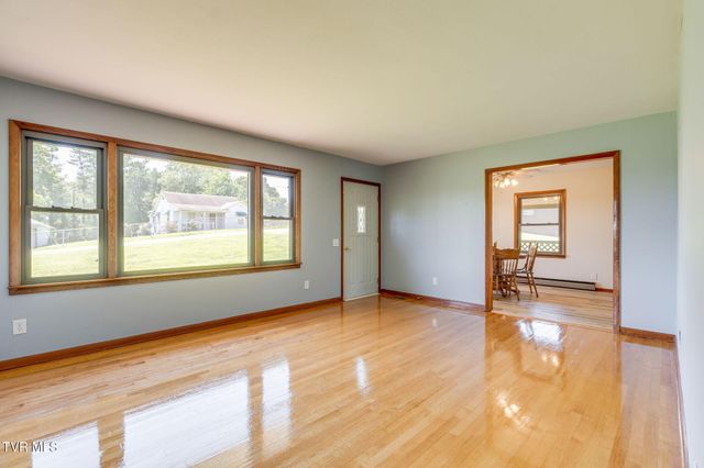 212 Hill Avenue, Surgoinsville, TN 37873