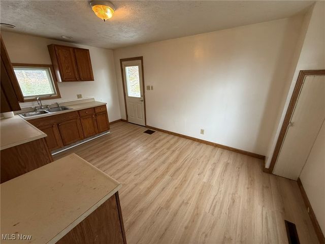 8528 State Route 250 SE, Dennison, OH 44621