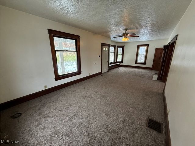 8528 State Route 250 SE, Dennison, OH 44621