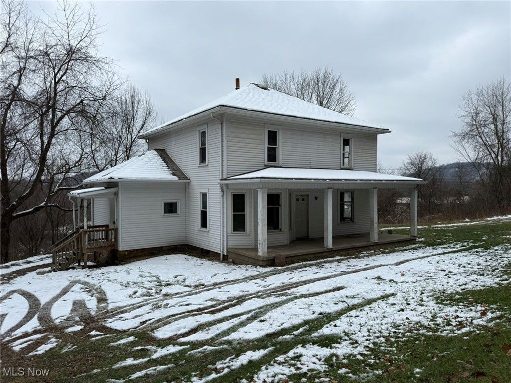 8528 State Route 250 SE, Dennison, OH 44621