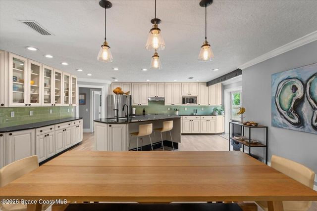 808 Puesta Del Sol Plaza, Indialantic, FL 32903