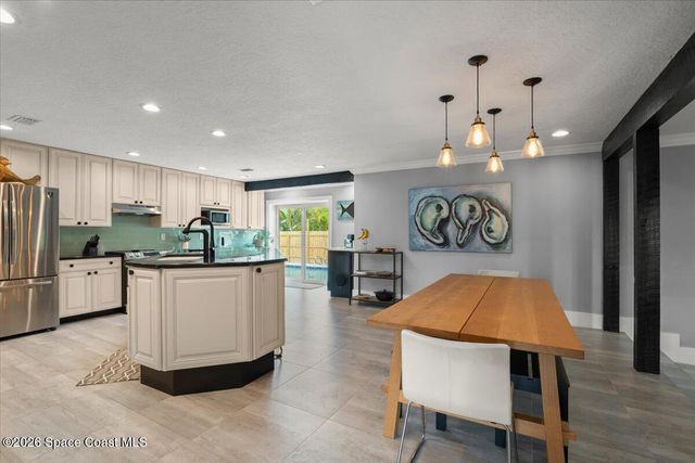 808 Puesta Del Sol Plaza, Indialantic, FL 32903