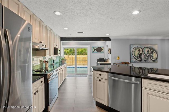 808 Puesta Del Sol Plaza, Indialantic, FL 32903