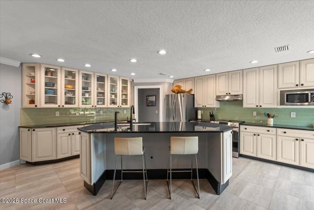 808 Puesta Del Sol Plaza, Indialantic, FL 32903