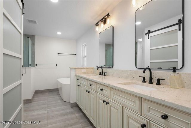 808 Puesta Del Sol Plaza, Indialantic, FL 32903