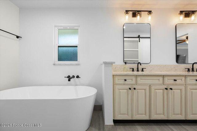 808 Puesta Del Sol Plaza, Indialantic, FL 32903