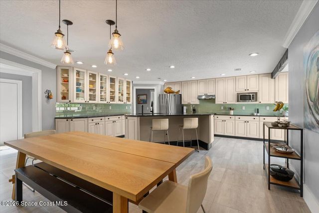 808 Puesta Del Sol Plaza, Indialantic, FL 32903