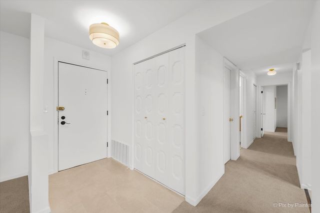 1400 N Yarmouth Place 416, Mount Prospect, IL 60056