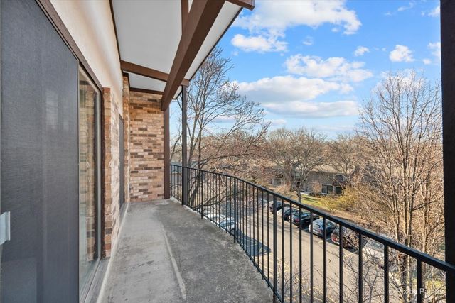 1400 N Yarmouth Place 416, Mount Prospect, IL 60056