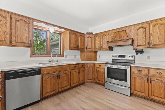 2931 W Franklin TERRACE, Franklin, WI 53132