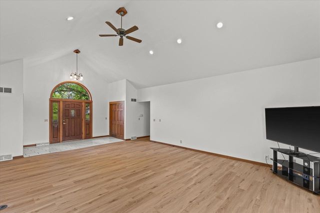 2931 W Franklin TERRACE, Franklin, WI 53132