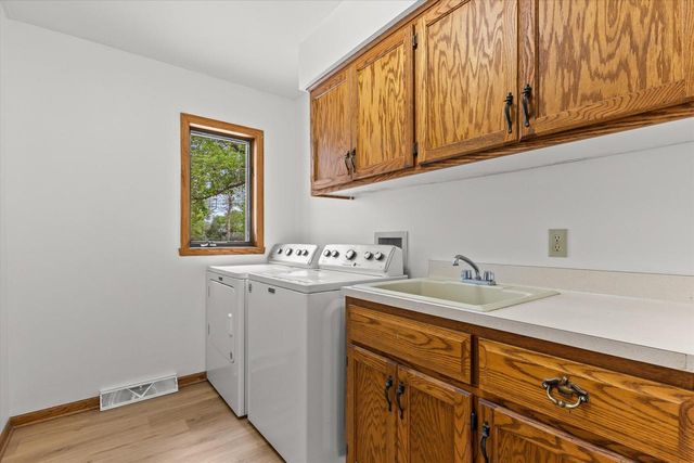 2931 W Franklin TERRACE, Franklin, WI 53132