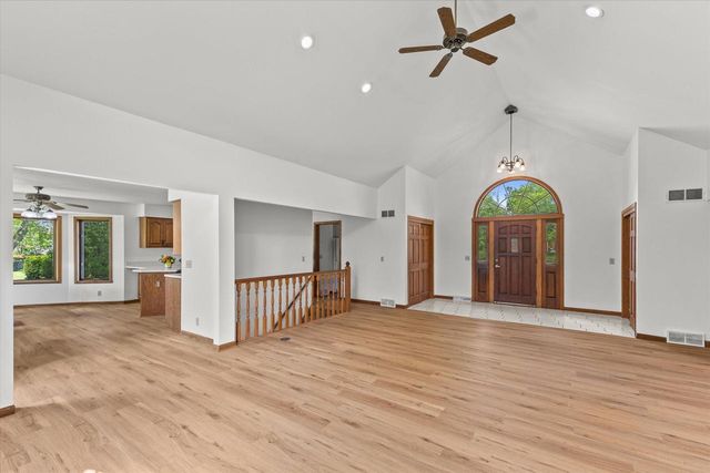 2931 W Franklin TERRACE, Franklin, WI 53132