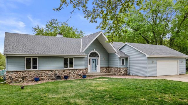 2931 W Franklin TERRACE, Franklin, WI 53132