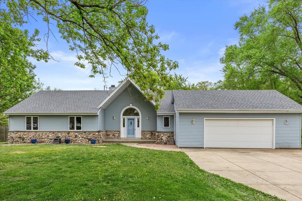 2931 W Franklin TERRACE, Franklin, WI 53132