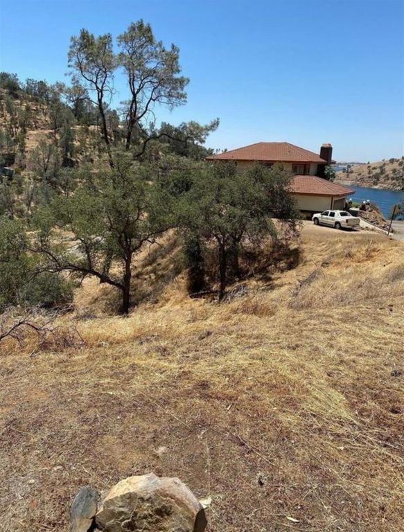 28027 Sky Lane, Friant, CA 93626