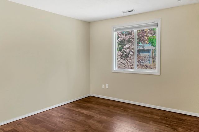 9522 N Loganberry Ct, Spokane, WA 99208