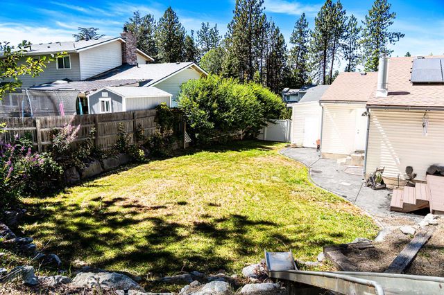 9522 N Loganberry Ct, Spokane, WA 99208