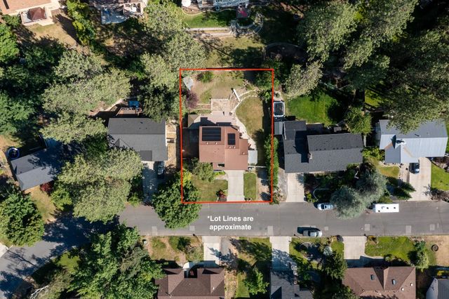 9522 N Loganberry Ct, Spokane, WA 99208