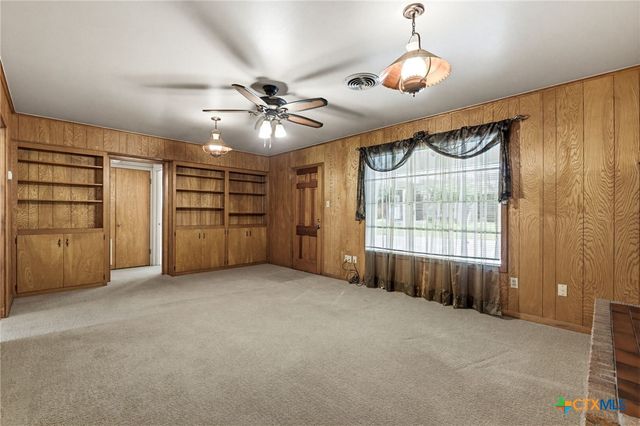 1409 W North Avenue, Lampasas, TX 76550