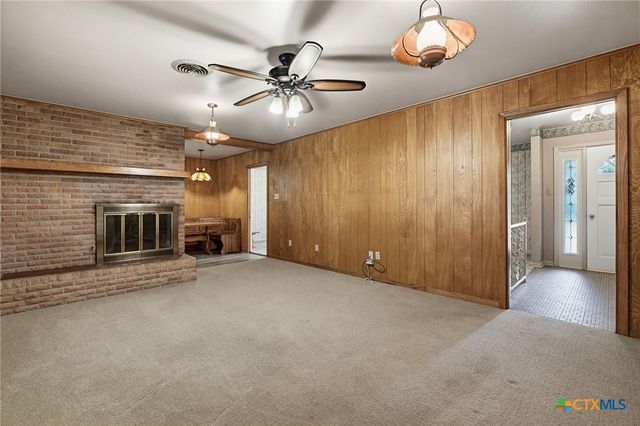1409 W North Avenue, Lampasas, TX 76550