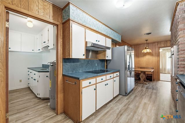 1409 W North Avenue, Lampasas, TX 76550