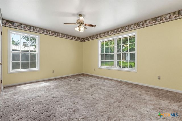 1409 W North Avenue, Lampasas, TX 76550