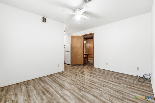 1409 W North Avenue, Lampasas, TX 76550