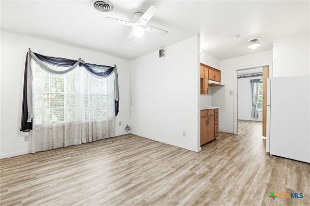 1409 W North Avenue, Lampasas, TX 76550