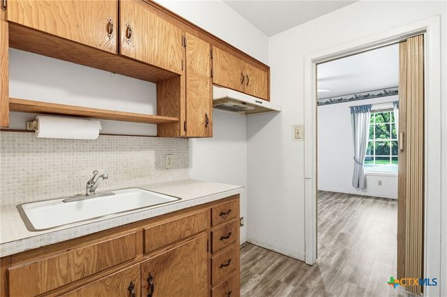 1409 W North Avenue, Lampasas, TX 76550