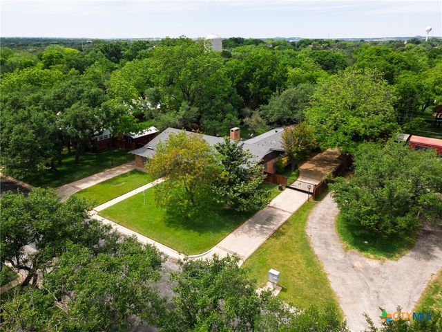 1409 W North Avenue, Lampasas, TX 76550