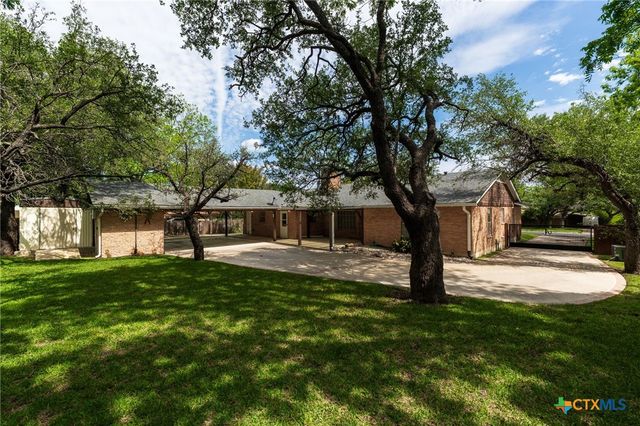 1409 W North Avenue, Lampasas, TX 76550