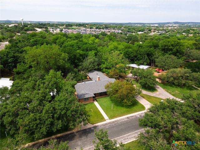 1409 W North Avenue, Lampasas, TX 76550
