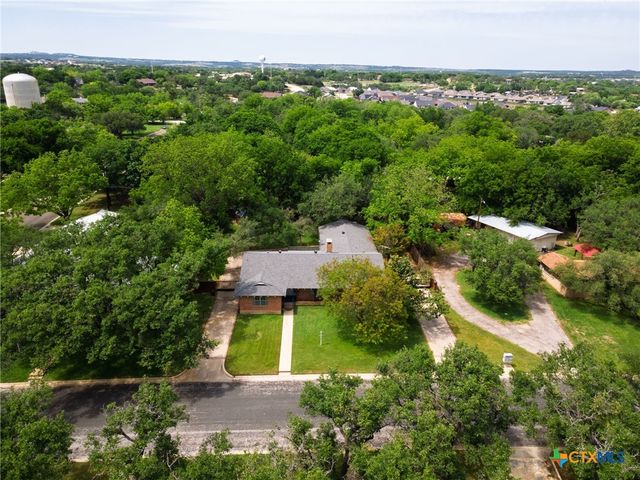 1409 W North Avenue, Lampasas, TX 76550