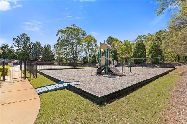 755 Peninsula Overlook, Hampton, GA 30228
