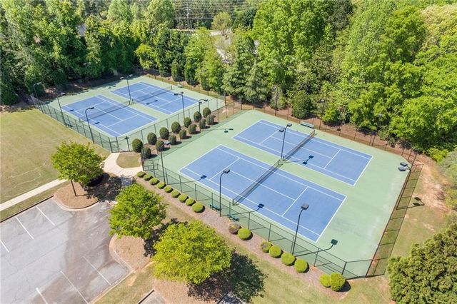 755 Peninsula Overlook, Hampton, GA 30228
