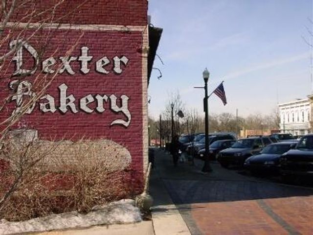 415 Cambridge Drive, Dexter City, MI 48130