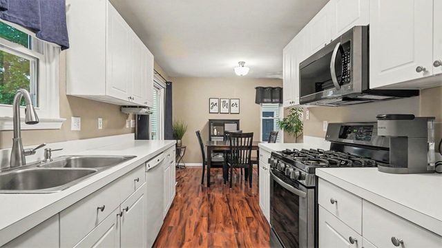 415 Cambridge Drive, Dexter City, MI 48130