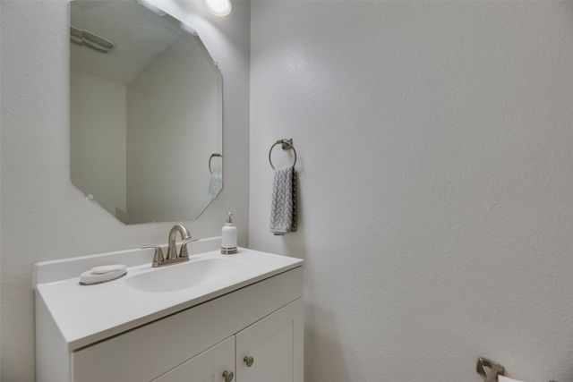 202 Forestridge Drive, Mansfield, TX 76063