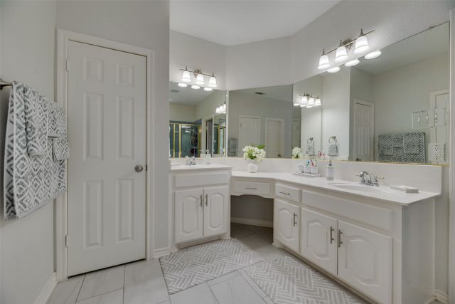 202 Forestridge Drive, Mansfield, TX 76063