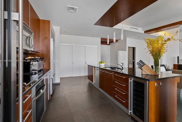 901 Brickell Key Blvd 3607, Miami, FL 33131