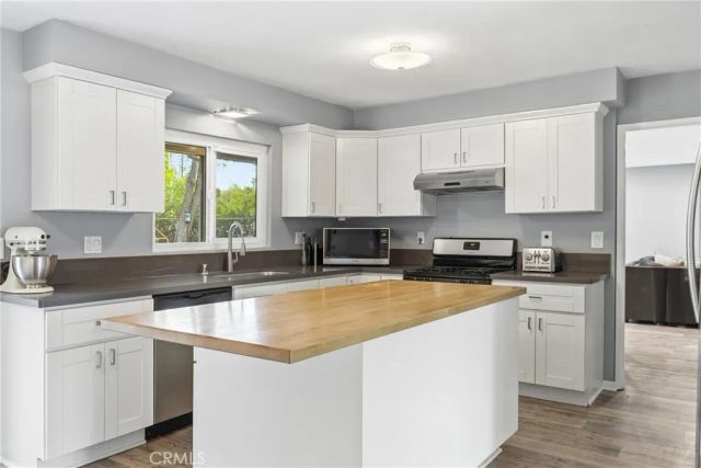 5500 Blanco Avenue, Woodland Hills, CA 91367