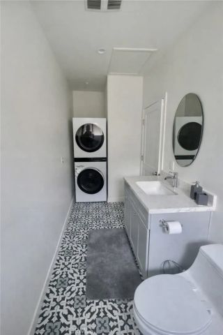 5500 Blanco Avenue, Woodland Hills, CA 91367