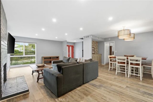 5500 Blanco Avenue, Woodland Hills, CA 91367